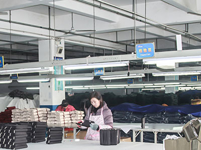 箱包定制品质为先 选择稳定加工厂的密钥